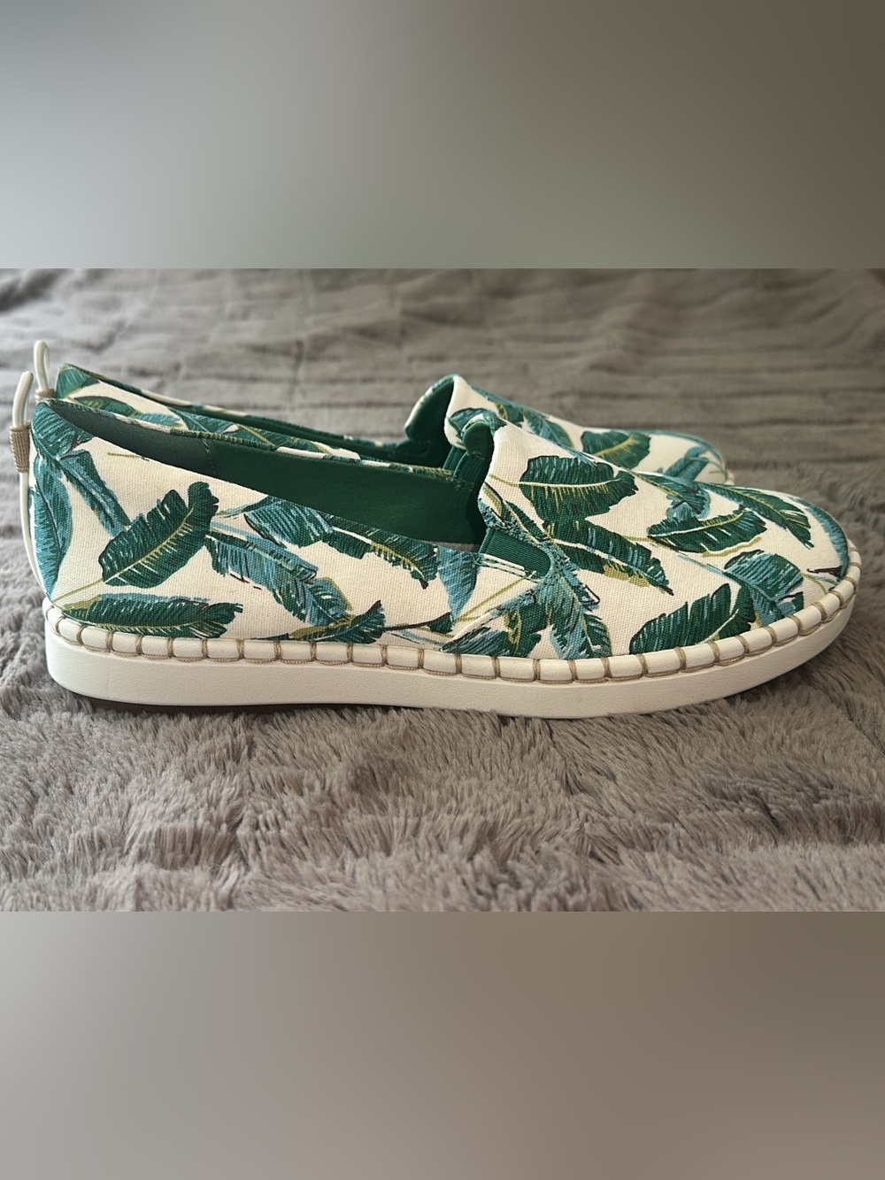 Clark's NWT Cloudsteppers Step
Glow Jade Green Floral Slip On
Loafer (shoe26)